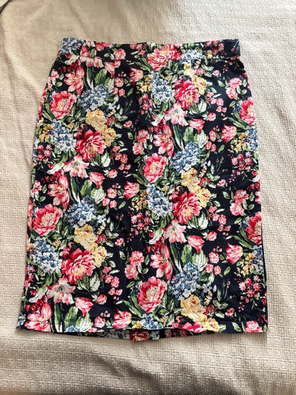 Unique Vintage Floral Pencil Skirt - Navy Multicolor